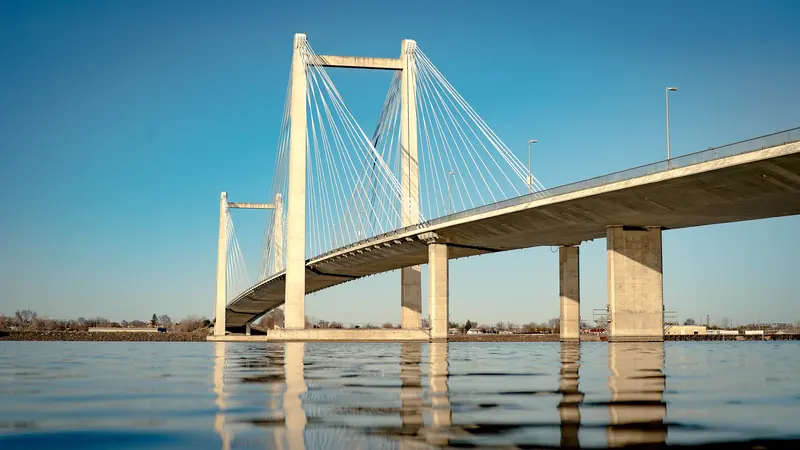 The white cable-stayed Ed Hendler Bridge over the Columbia River